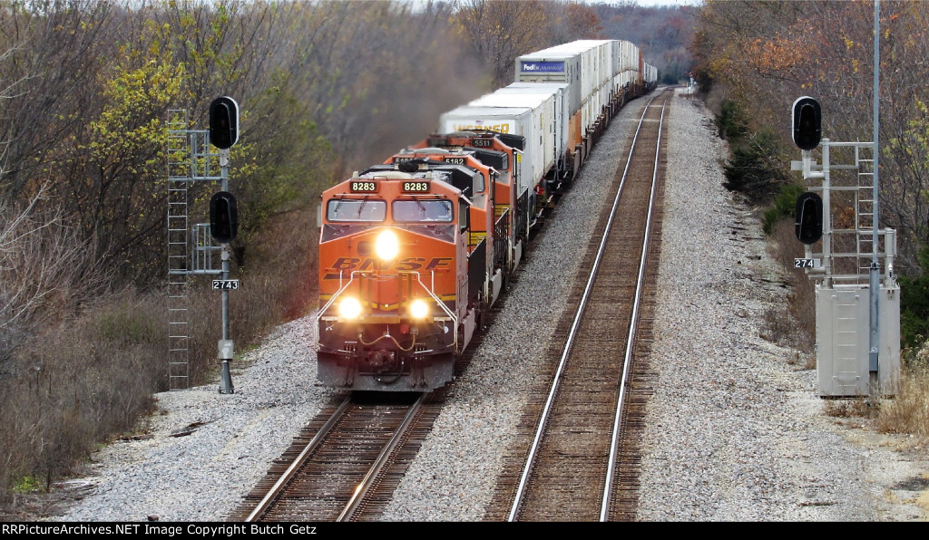 BNSF 8283